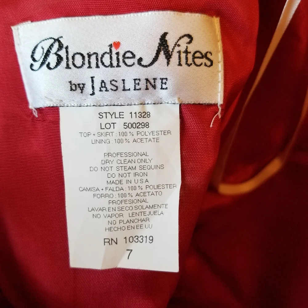 COPY - Beautiful 2 piece red formal - Picture 4 of 5